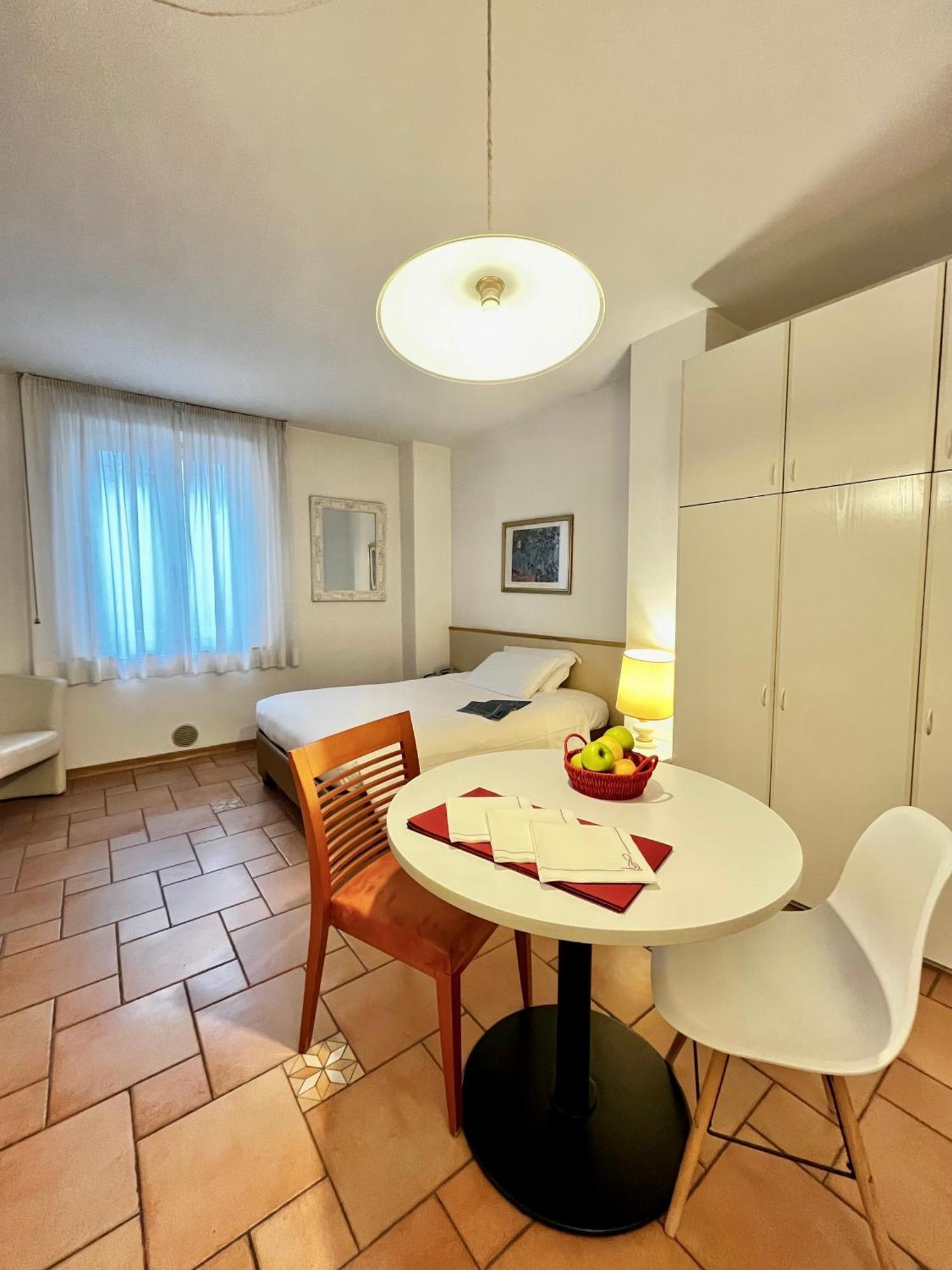 Manci Apartments By Hotel America Тренто Екстер'єр фото