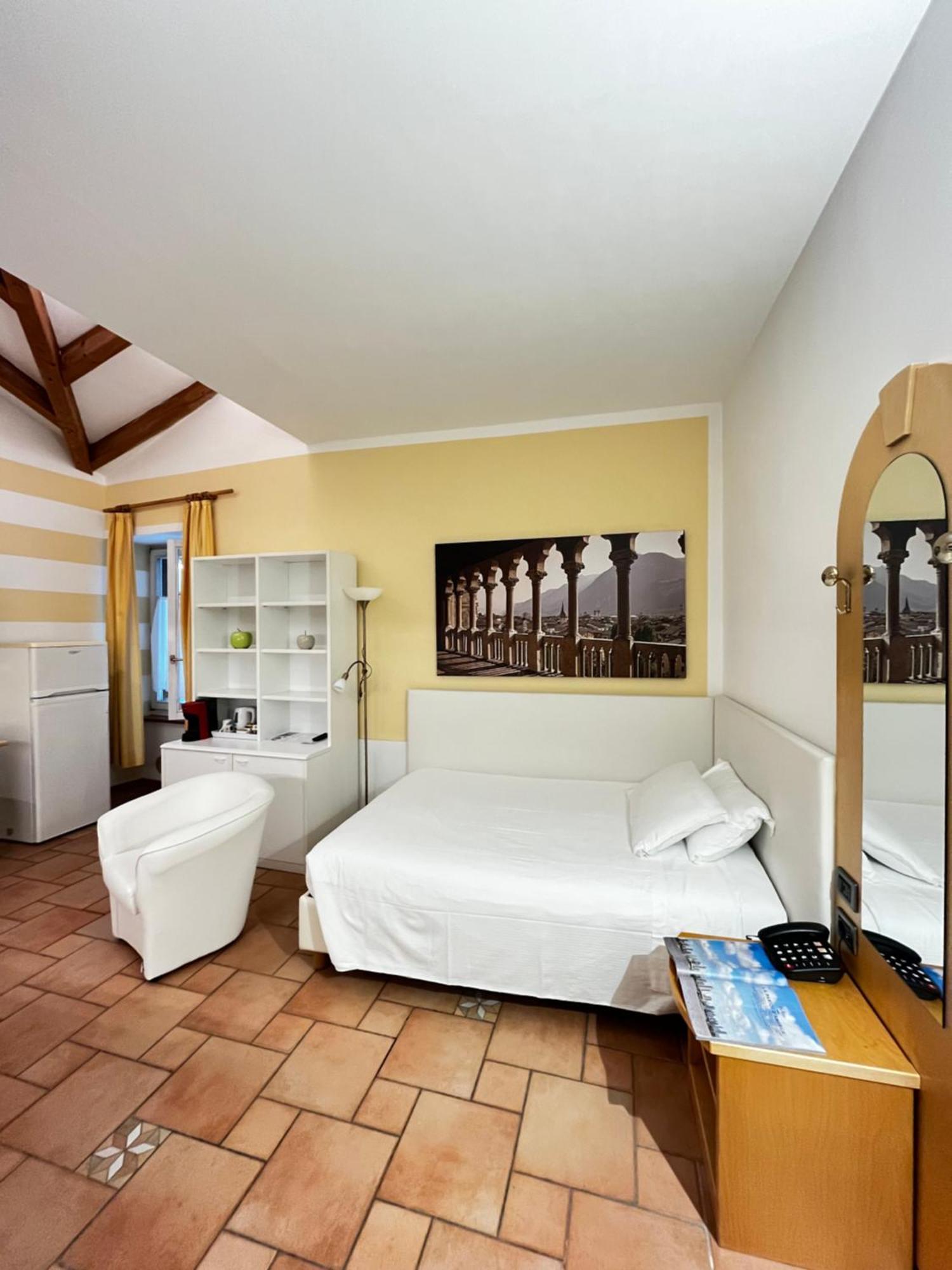 Manci Apartments By Hotel America Тренто Екстер'єр фото